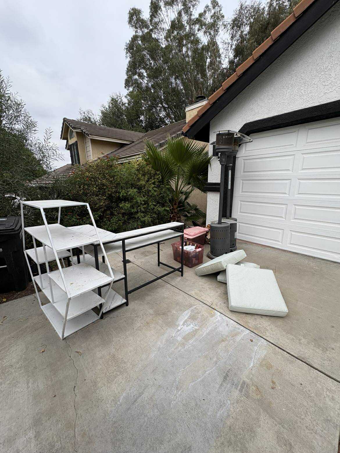 Same-day junk pickup from driveway in Temecula Valley
